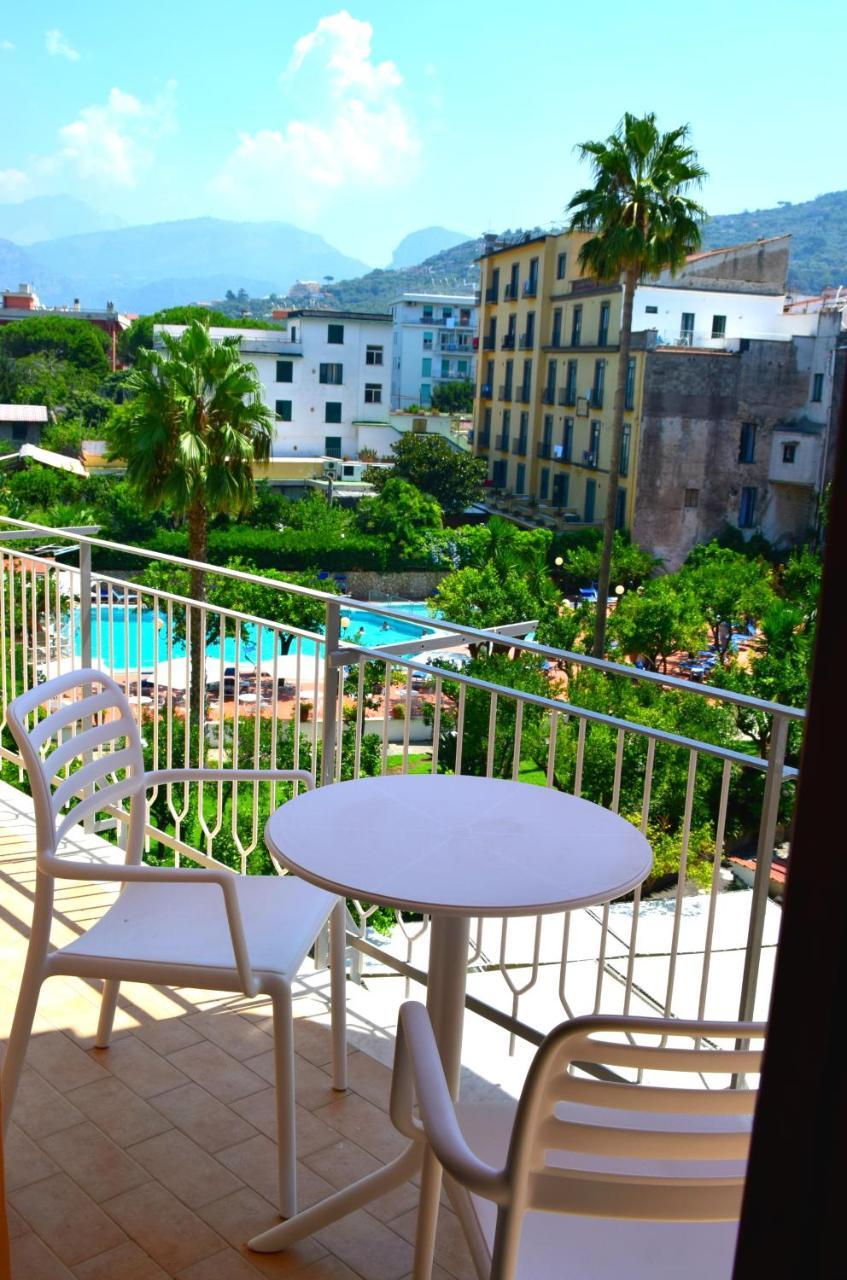 Sorrento Central And Sea View Flats Екстер'єр фото